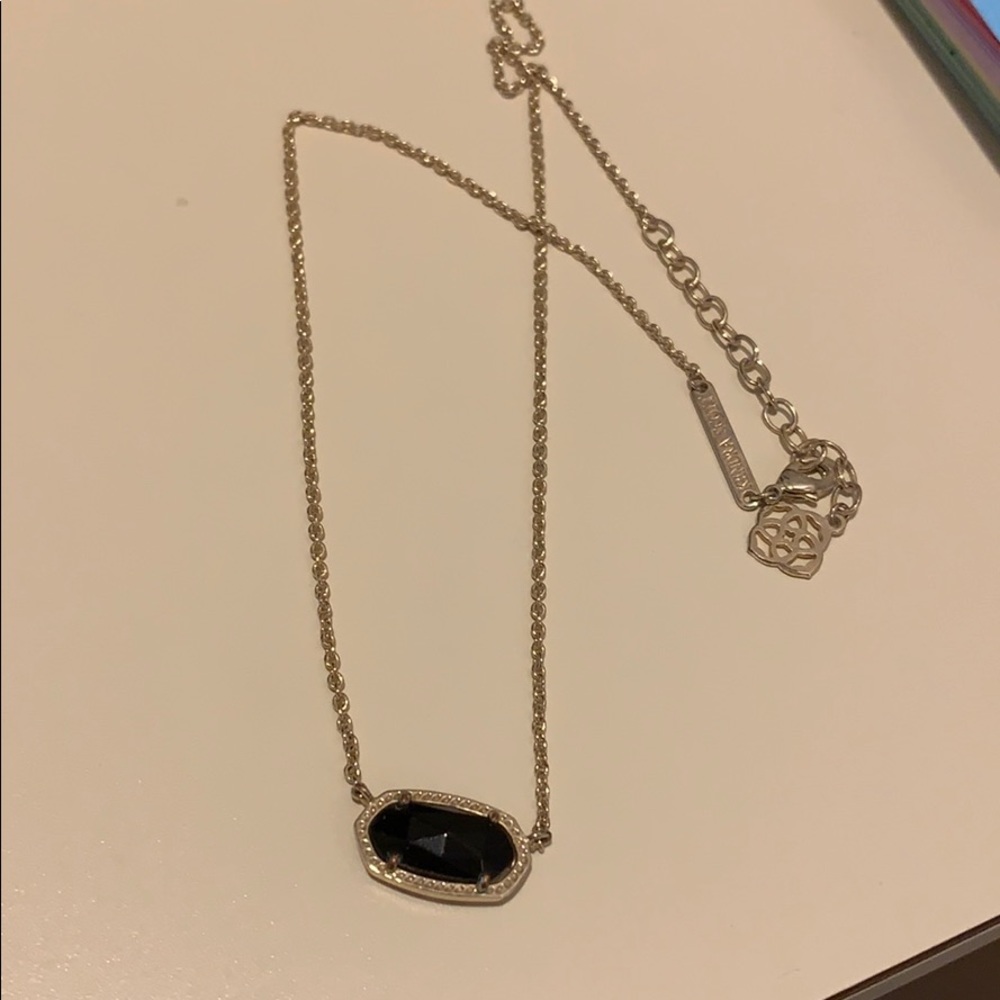 Kendra Scott necklace